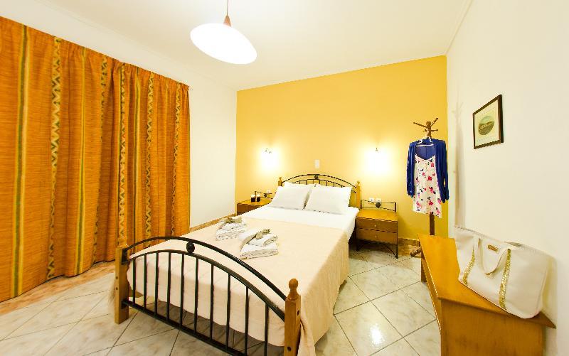 Remezzo Studios & Apartments Amoudi Buitenkant foto
